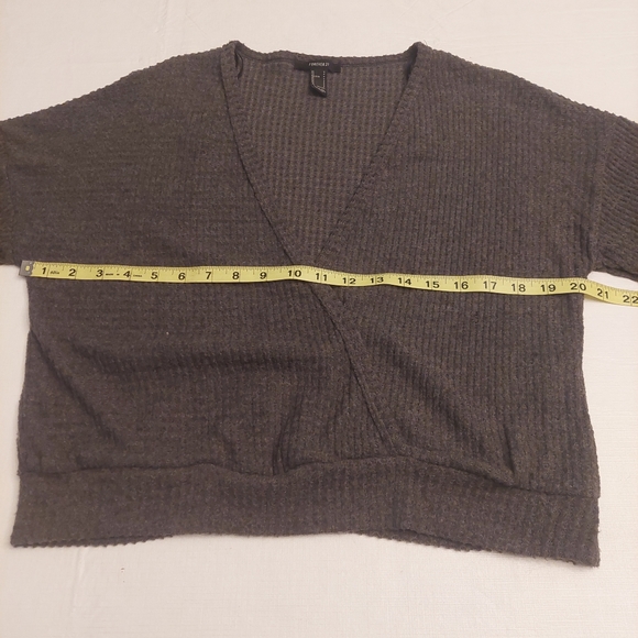 Forever 21 Grey Wrap Front Soft Waffle Knit Oversized Sweater Size Small - Picture 4 of 9